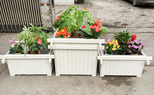 欣方圳塑木花箱,讓廣西來賓市顯得更加的蓬勃生機